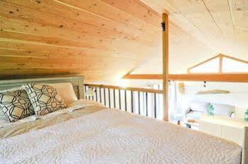 Nectar Yoga B&B On Bowen Island 호스슈 베이 외부 사진